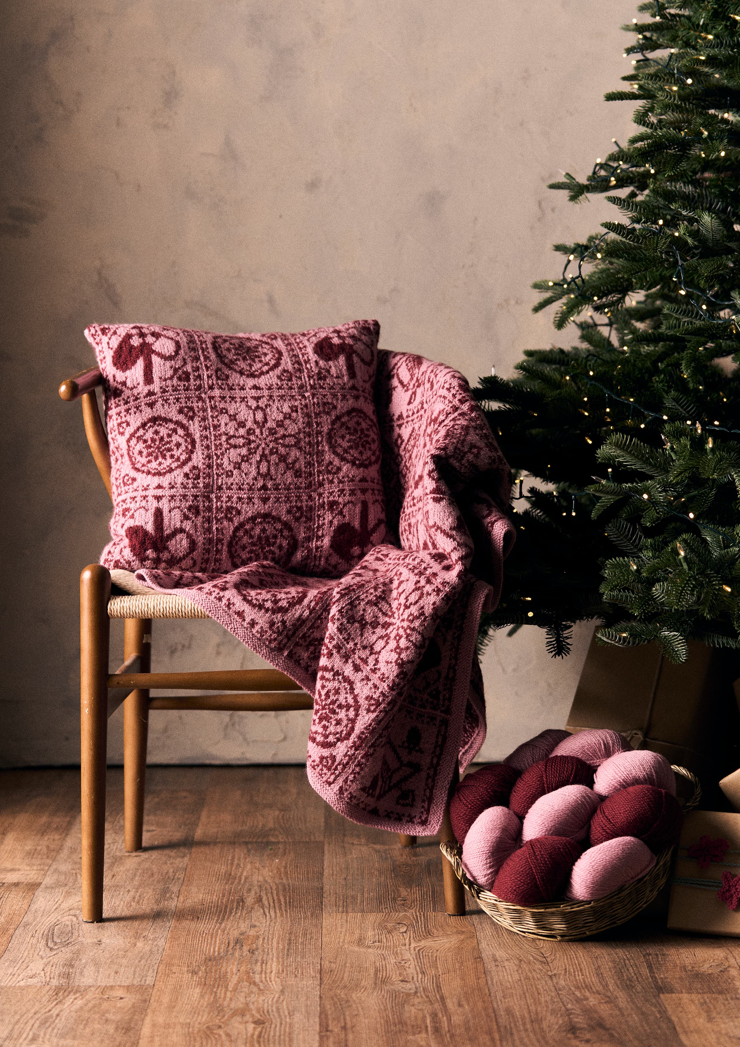 Rowan Juleteppe Knit Along by ARNE & CARLOS